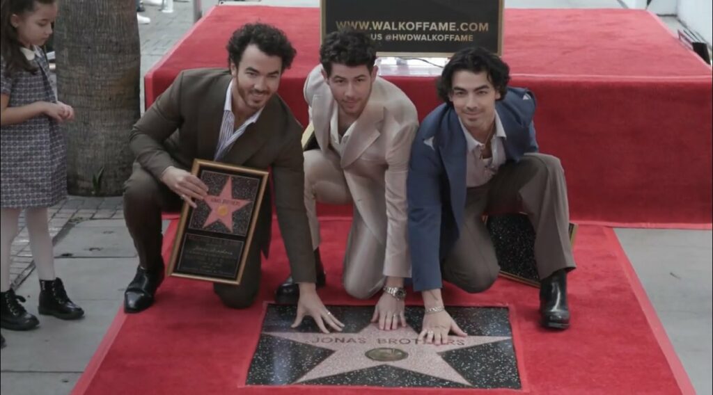 Los Jonas Brothers reciben su estrella de Hollywood.