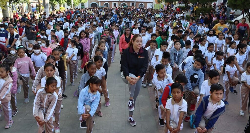 Desde Yajalon Tania Robles Exhorta a niñas niños y jóvenes a practicar deporte