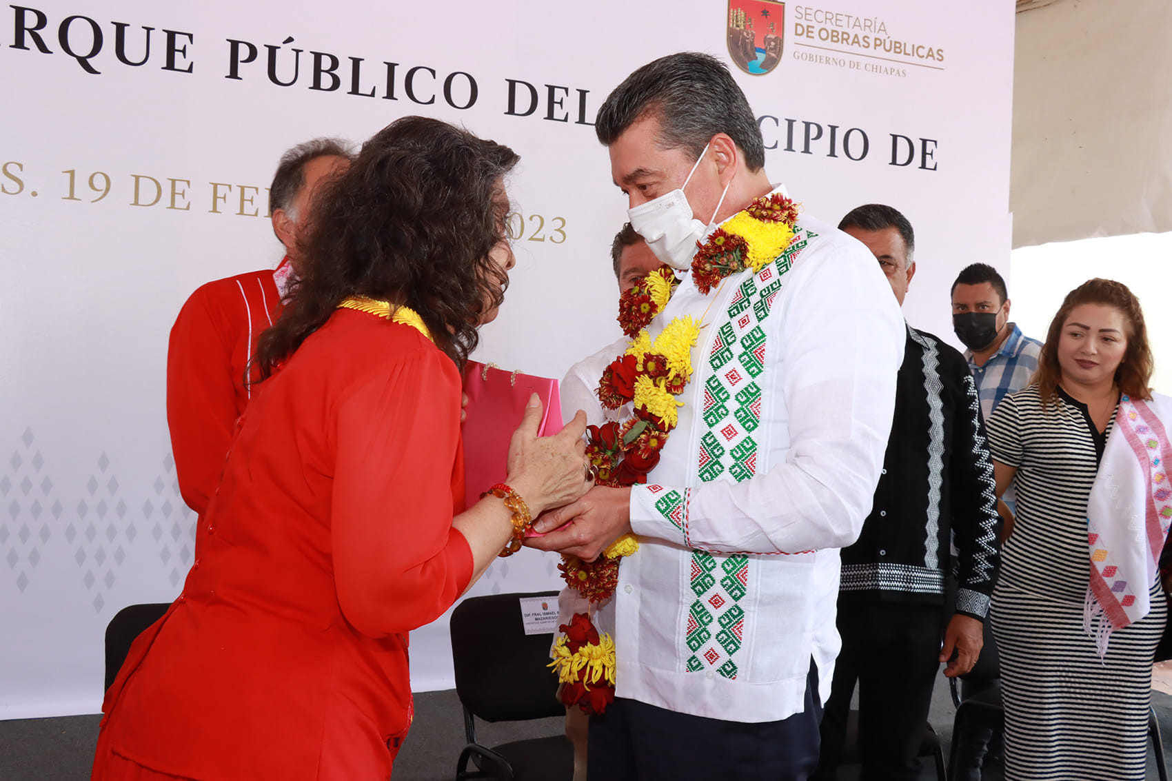  Junto a familias de Venustiano Carranza, Rutilio Escandón inaugura el Parque Central 