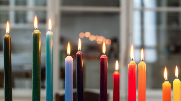Qué significado tienen los colores en las velas? Te lo contamos - Canal 13  México