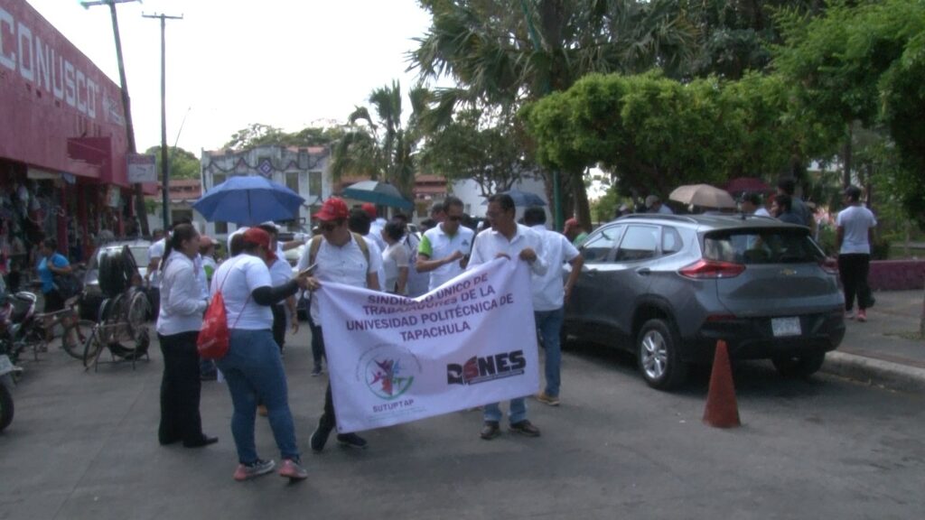 Sindicalizados de la UPtap vuelven a protestar por despido injustificado y falta de pago de prestaciones.