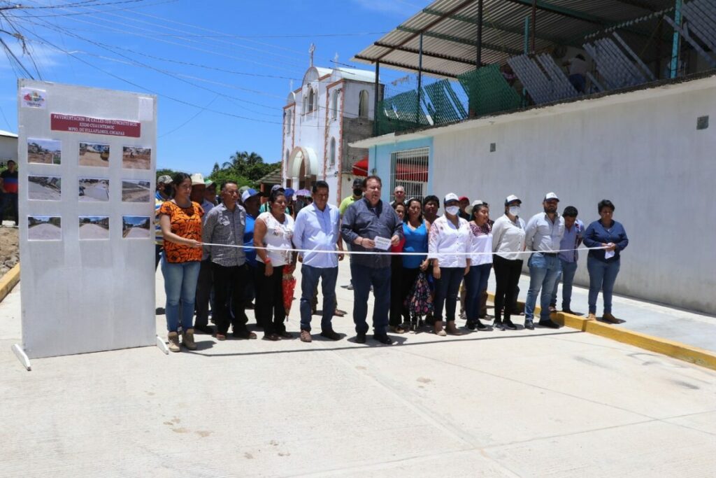 Inauguran Calles En Villaflores En La Colonia Cuahutemoc