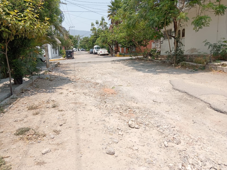 Piden Pavimentación De Calle En La Colonia Albania Baja.
